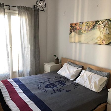 Cosy Apartment In Metaxourgeio เอเธนส์ ภายนอก รูปภาพ